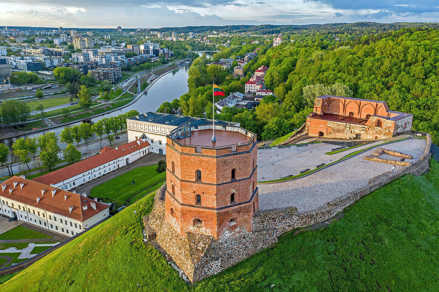 Wilno z lotu ptaka, Baszta Giedymina i starówka