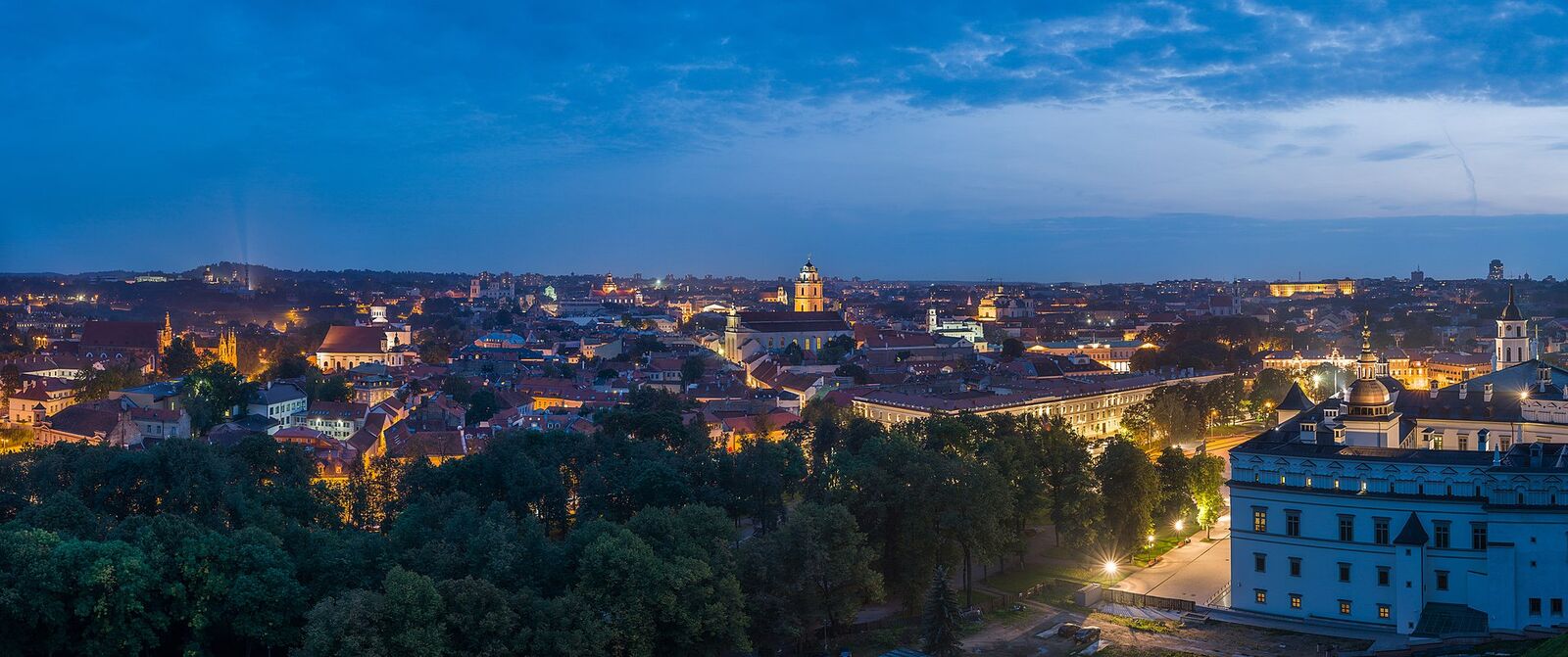 Panorama Wilna o zmierzchu